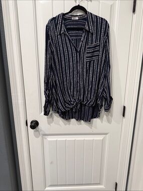 Button-Front Navy Stripe Tie-Hem Shirt